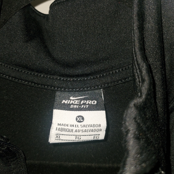 Nike pro dro black and white workout shirt - Picture 7 of 11